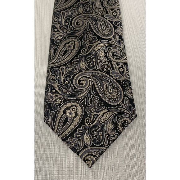 Chaps 100% Silk Tie,‎ Paisley print Black Gray Tan colors, 61 inches - Picture 1 of 6